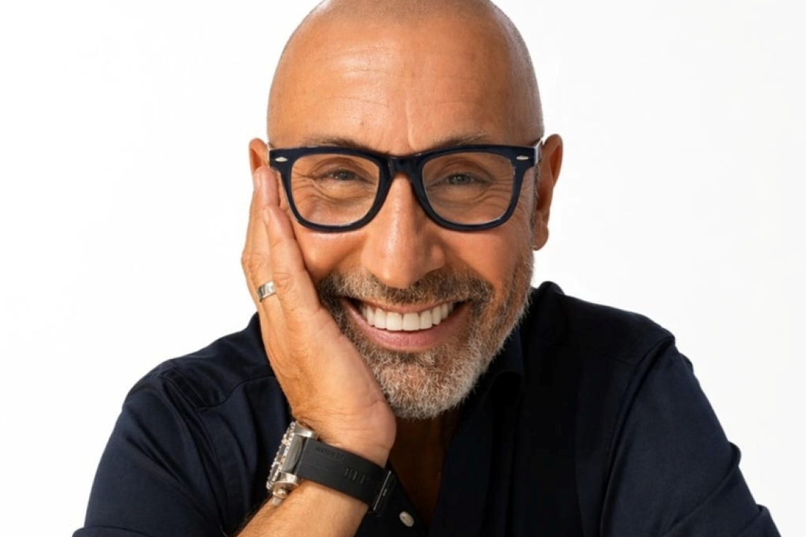 “Maledetto Tempo: su Prime Video la commedia agrodolce di Maurizio Battista sul viaggio nel passato”